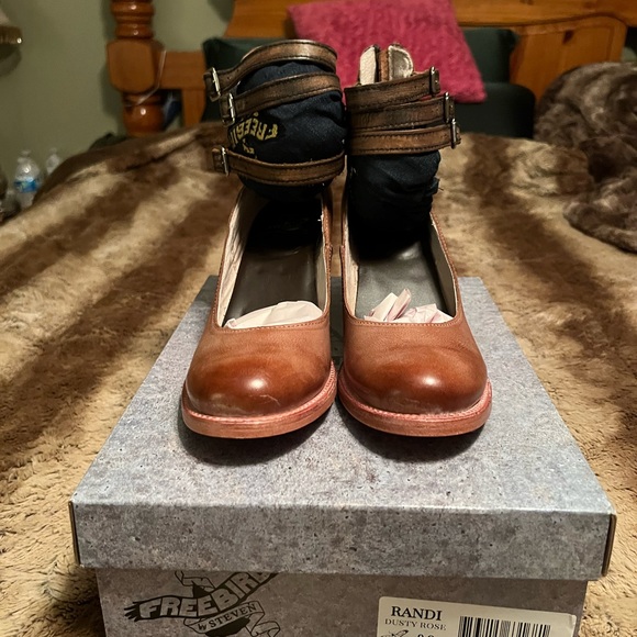 Freebird by Steven Randi Dusty Rose and Brown Leather Chunky Heel Shoes - Picture 4 of 5